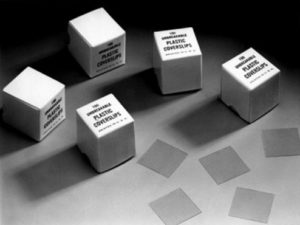 AGL4193, Plastic Cover Slips, 22mm x 22mm, Pack of 100